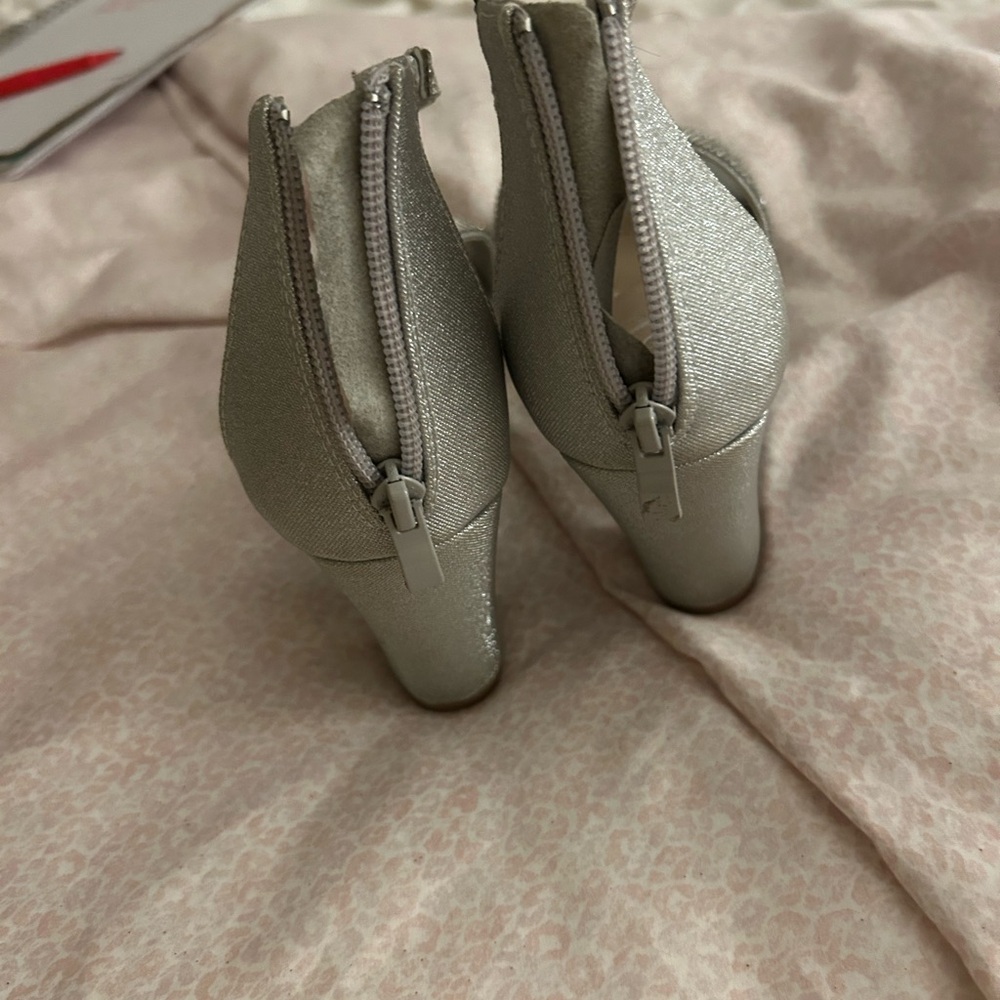 Women’s Silver Back-Zip Dress Heels